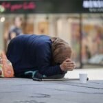 A crescente desigualdade econômica e social: Causas e soluções